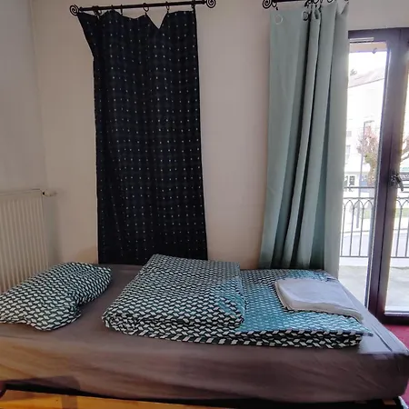 Duplex En Plein Centre Du Village Appartement *